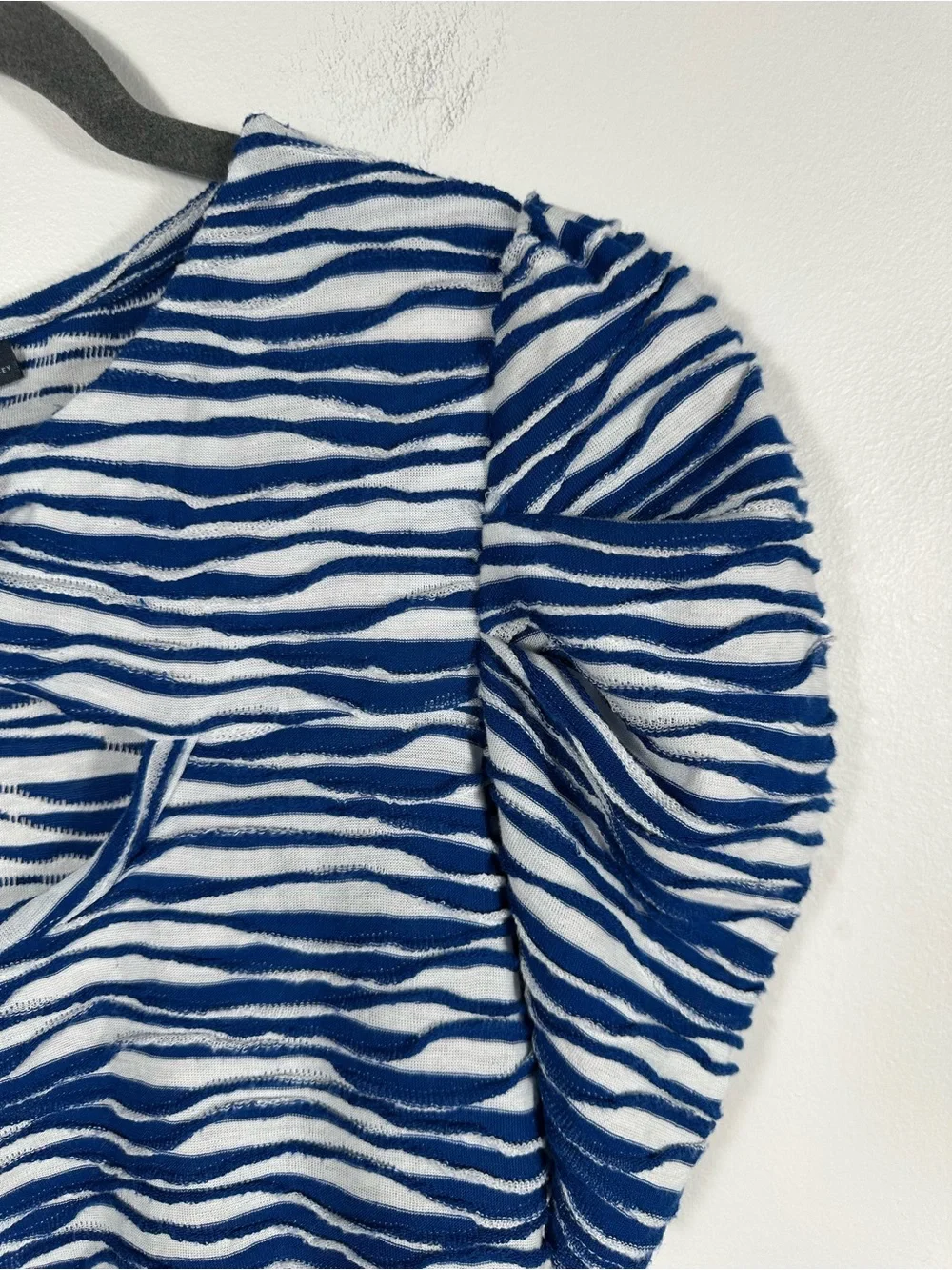Maeve Anthropologie Blue White Zebra Stripe Twist Keyhole Puff Sleeve Top Medium